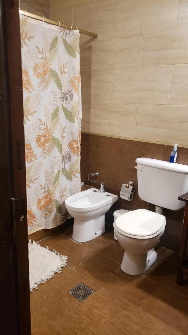 Casa Con Garaje Sobre Avenida