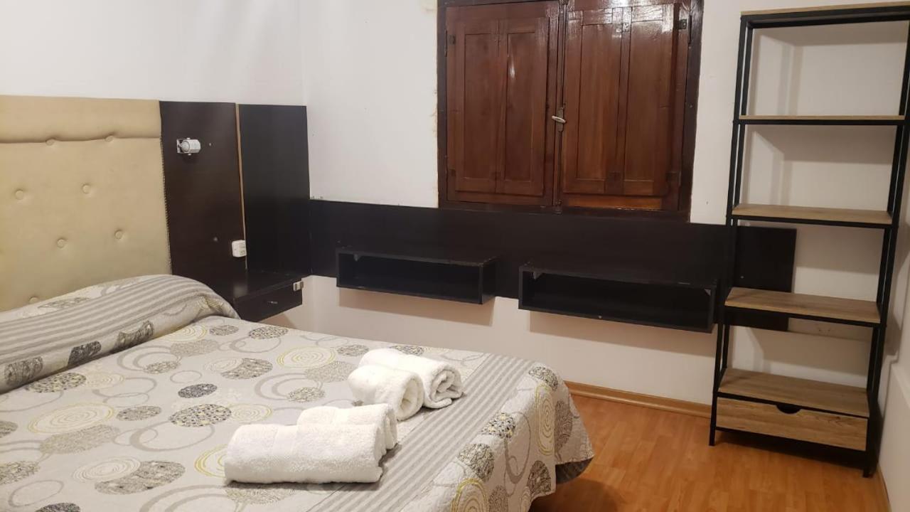 Casa Con Garaje Sobre Avenida